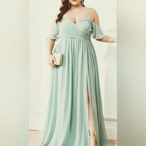 Green Pleated Maxi Gown with Flutter Sleeves Color Green Ment Size 1X  Party